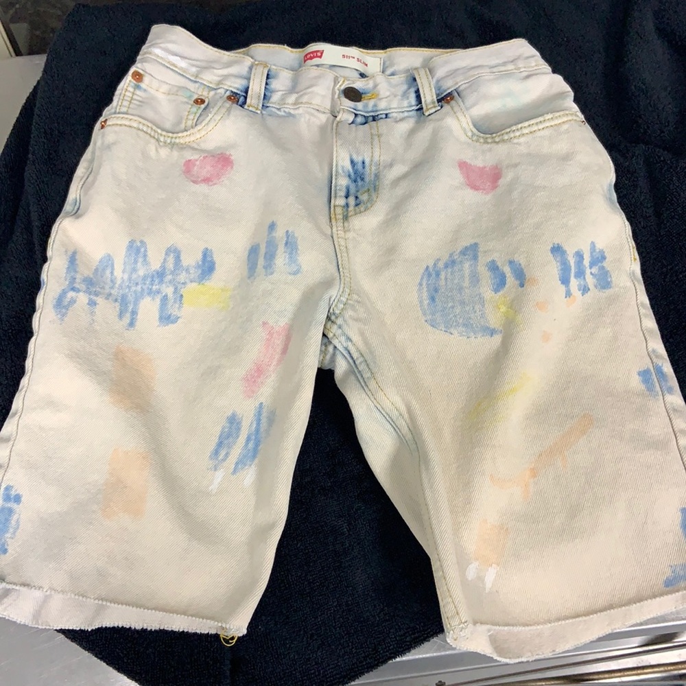 Levi’s printed light wash Jean shorts